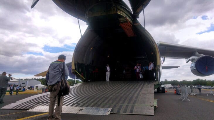 RA-82078 Antonov AN-124-100 – Loading bay