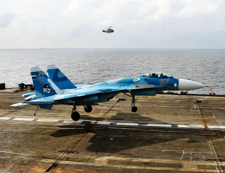 Sukhoi Su 33 on carrier