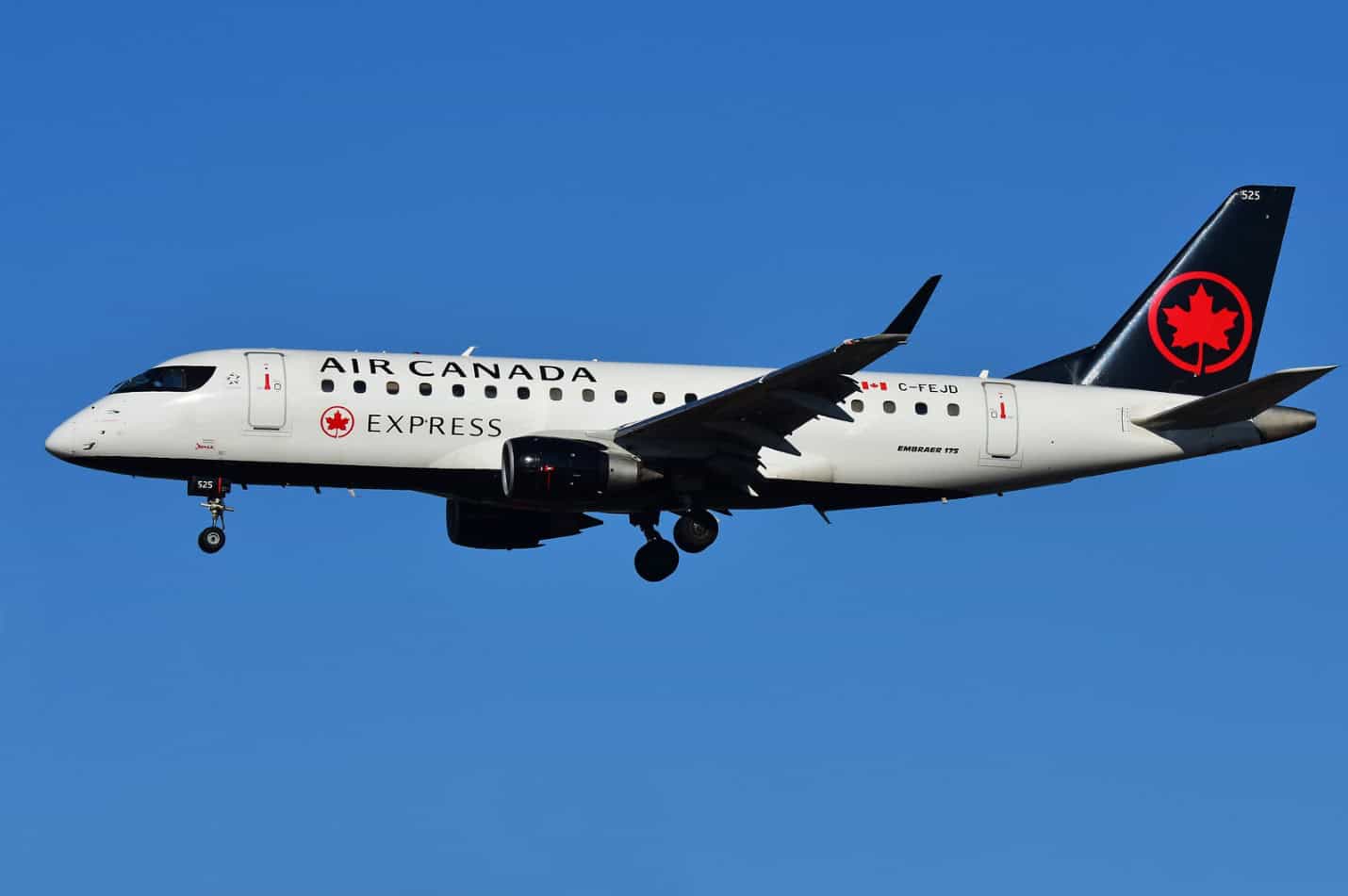 C-FEJD - Embraer EMB-170-200SU (EMB-175) - Air Canada EXPRESS (operated by JAZZ Aviation) at Toronto Lester B. Pearson Airport (YYZ)