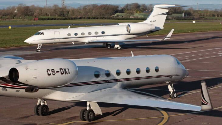 CS-DKI Gulfstream 550 Netjets with another Gulfstream 550 N9102 on taxi behind