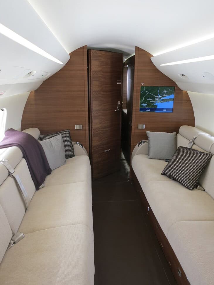 Dassault Falcon 7X forward cabin interior 2