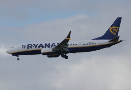 Ryanair FR7073 Turned Back to Porto Over a Passenger’s Notes. Reports That It Squawked 7500 Are Disputed.