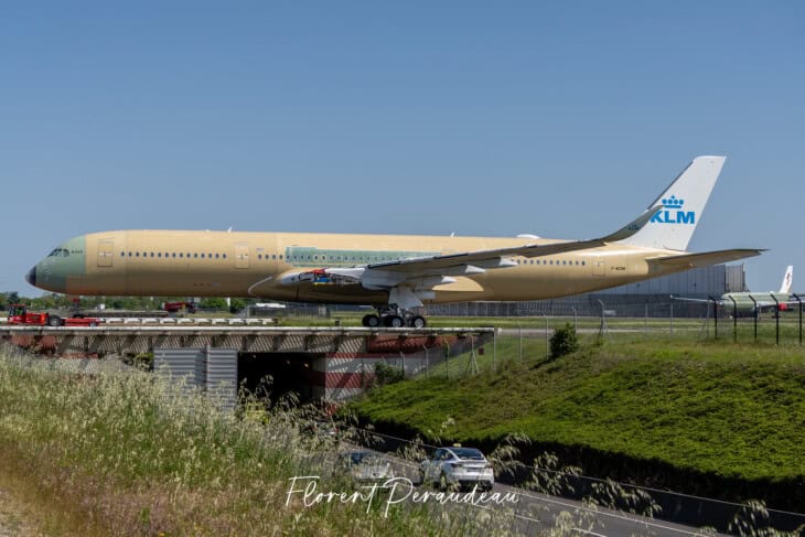 KLM Royal Dutch Airlines Airbus A350-941 (F-WZNM / PH-ZNA)