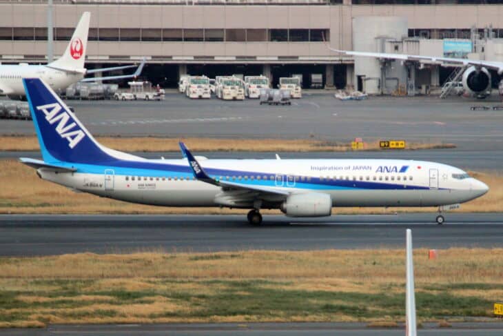 JA86AN - ANA Boeing 737-881 departing HND