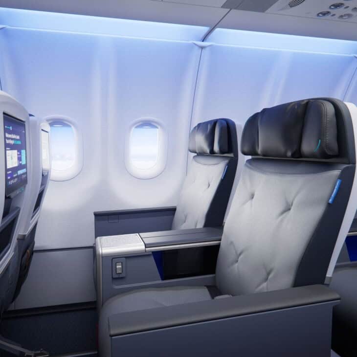 JetBlue BlueFirst Wide Recliner