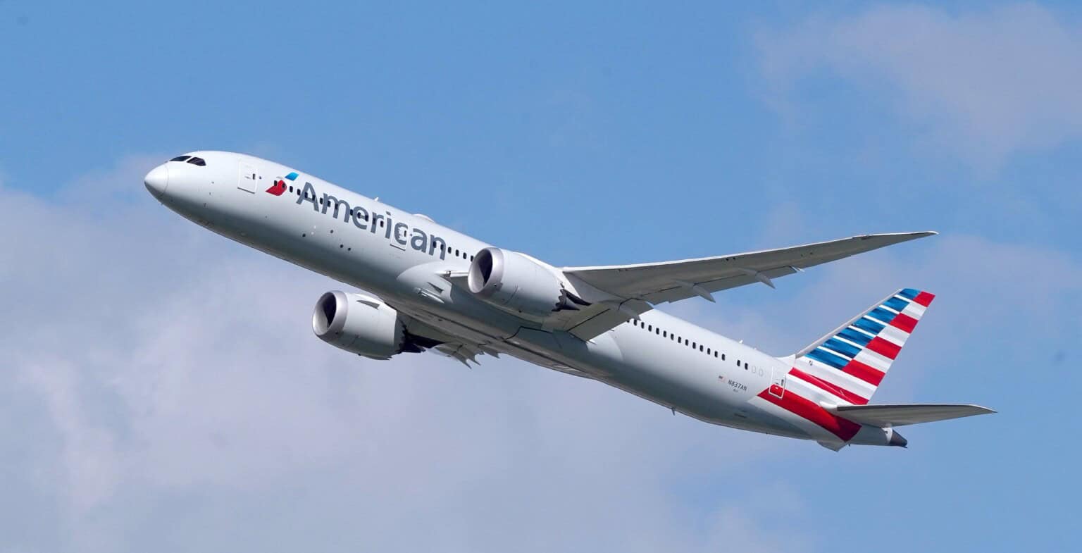 N837AN - Boeing 787-9 Dreamliner - American Airlines departs LHR