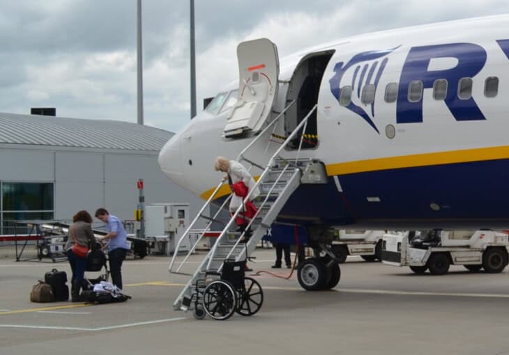 Ryanair Boeing 737-800 stairs
