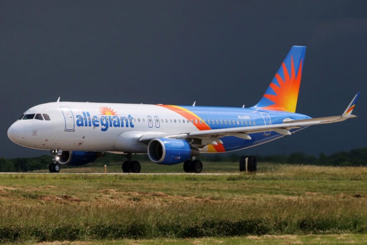 allegiant A320 214SL