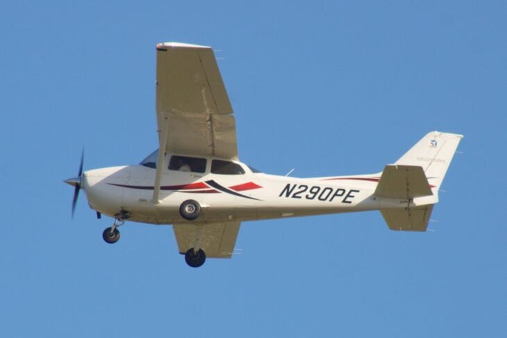 Phoenix East Aviation Cessna 172S Skyhawk SP N290PE climbing out