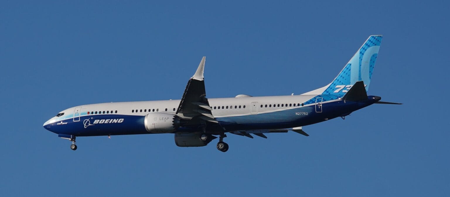 Boeing 737 MAX 10