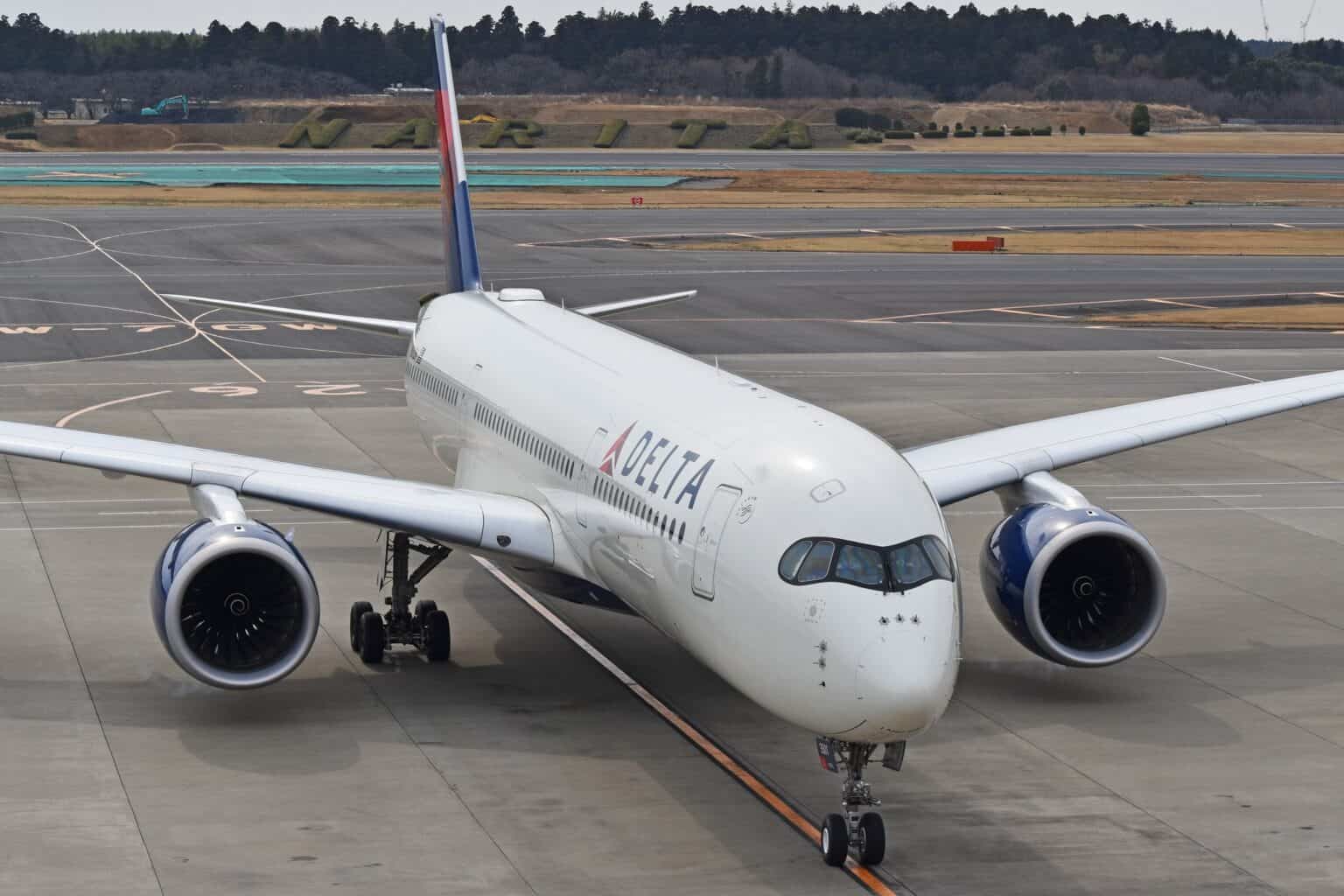 Delta Air Lines Airbus A350-941 N501DN taxiing, seen nose-on