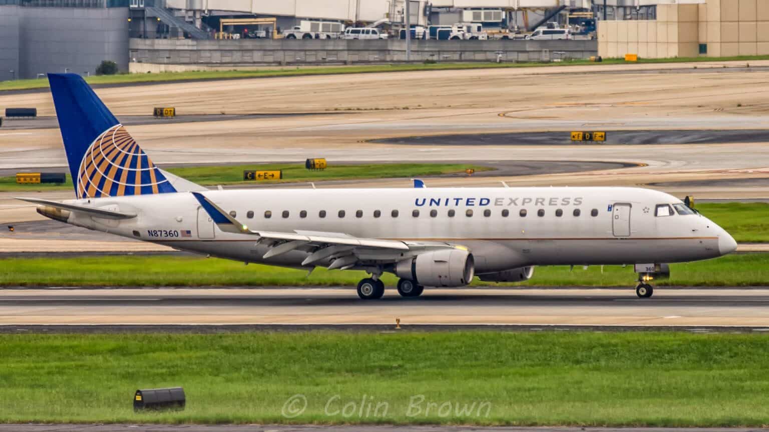 United Express Embraer 175 N87360 on the ground at Atlanta Hartsfield-Jackson in the older globe tail livery