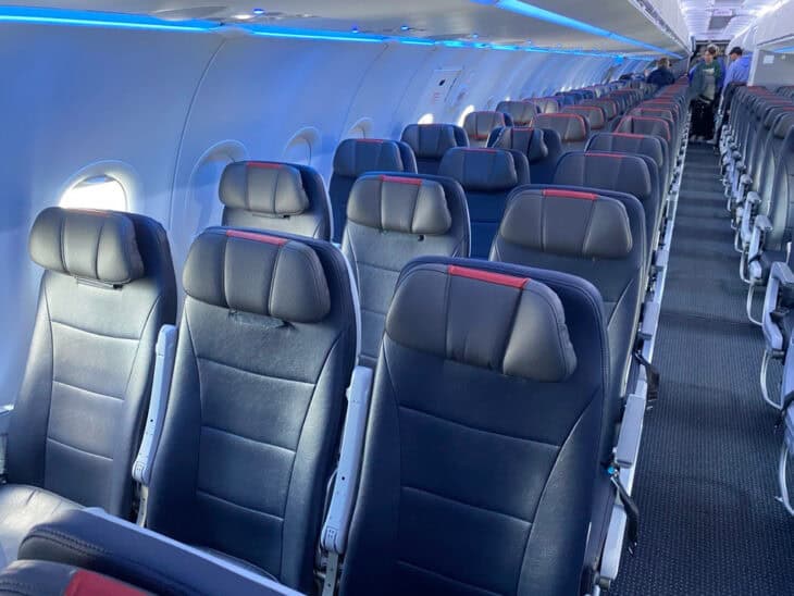 American Airlines Airbus A321neo economy cabin