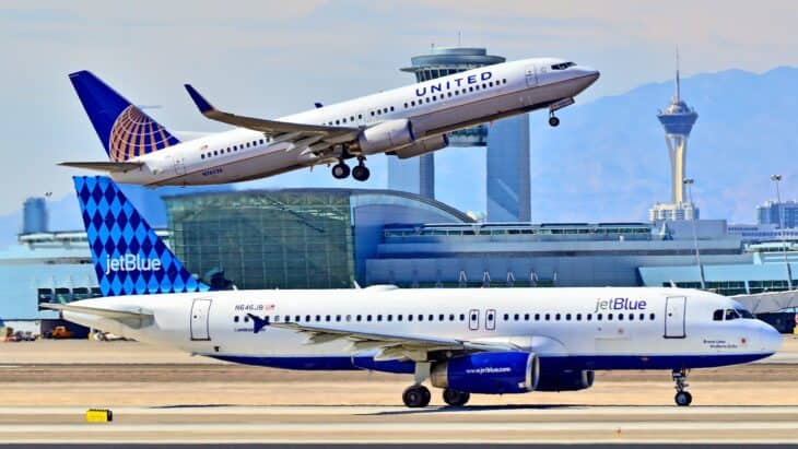 JetBlue Airways Airbus A320-232 N646JB and N76526 United Airlines Boeing 737-824