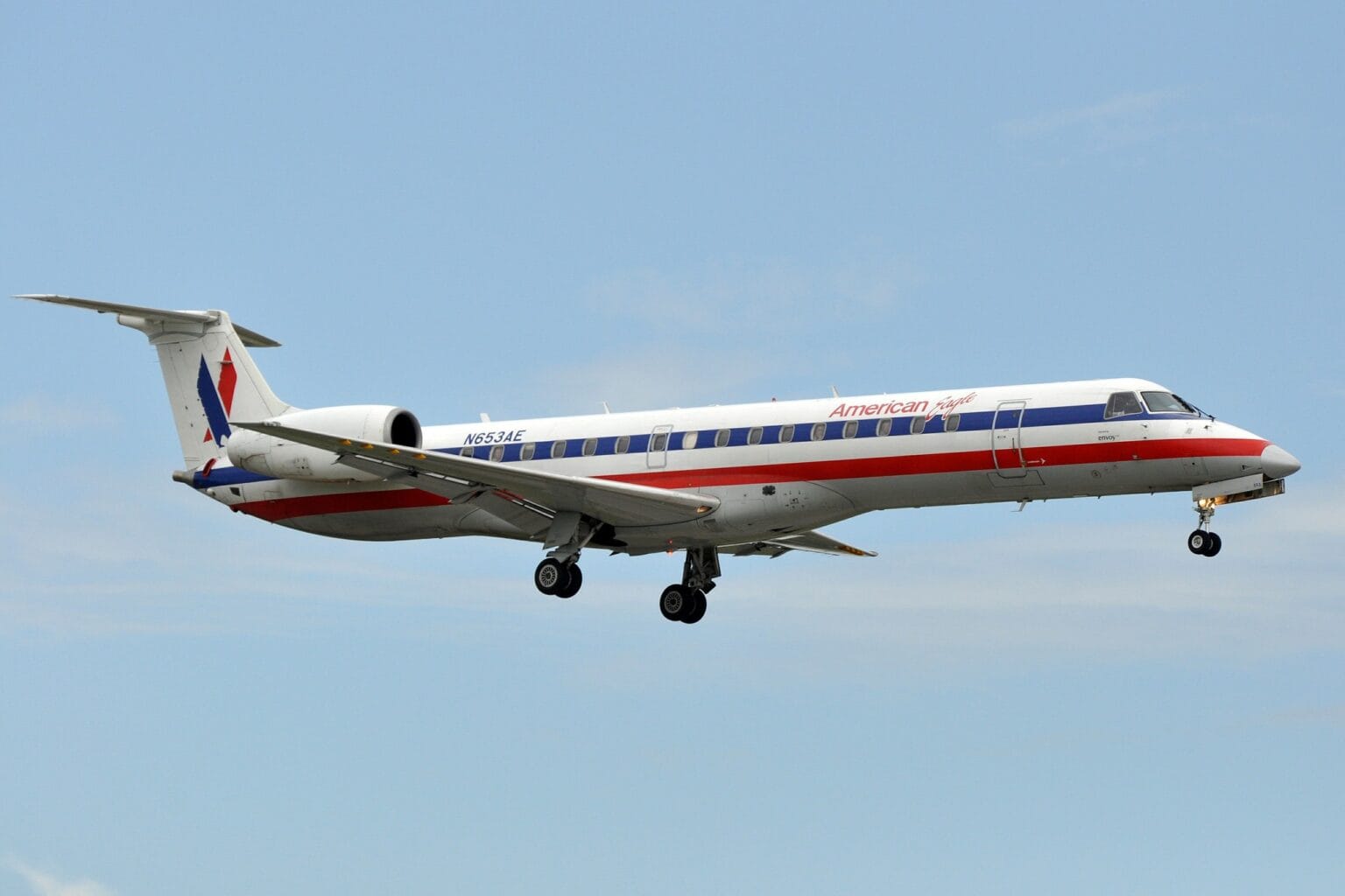 Piedmont Airlines Embraer ERJ 145 N653AE in American Eagle colors on approach with landing gear down