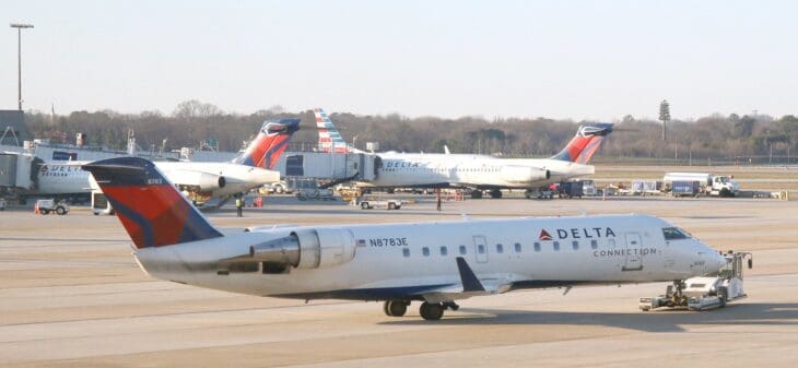 Endeavor Air Bombardier CRJ-200 in Delta Connection colors at Atlanta
