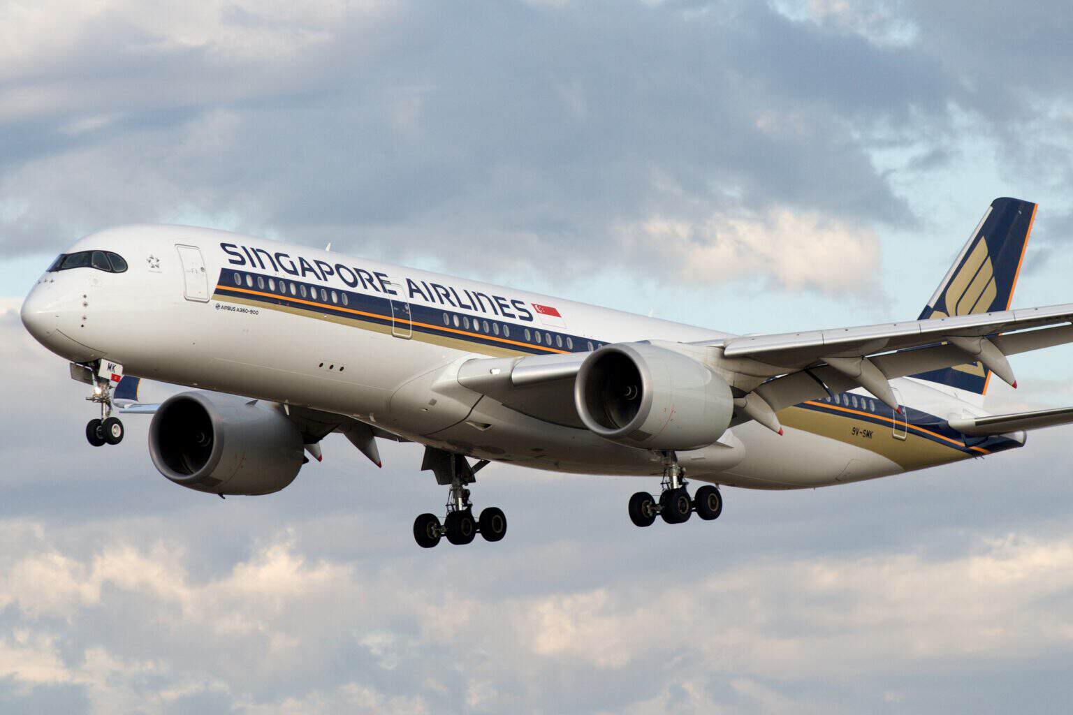 Singapore Airlines Airbus A350-900 9V-SMK on final approach with gear down