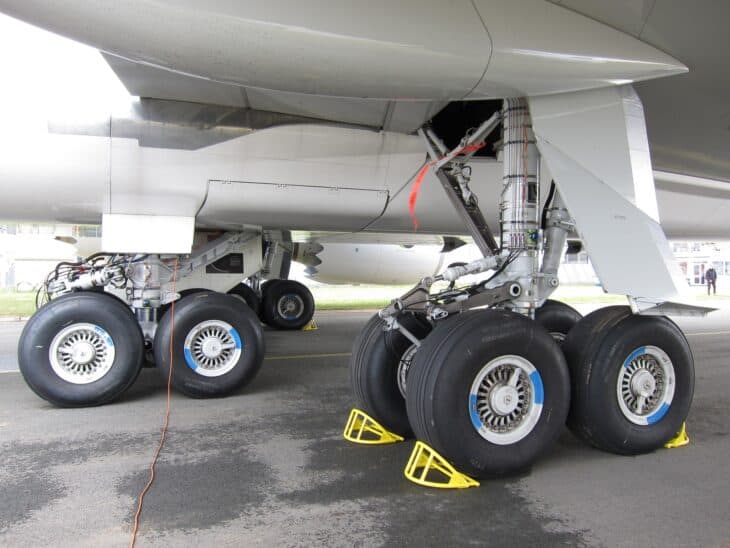 Main landing gear of a Boeing 747-8 Freighter, with a four-wheel bogie under the wing root