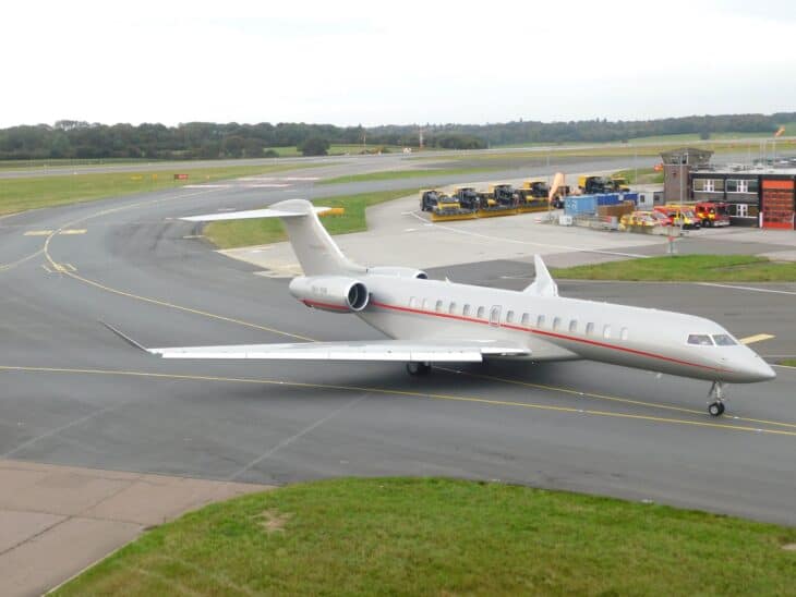 VistaJet Bombardier Global 7500 9H-VIK taxiing in the silver and red fleet livery