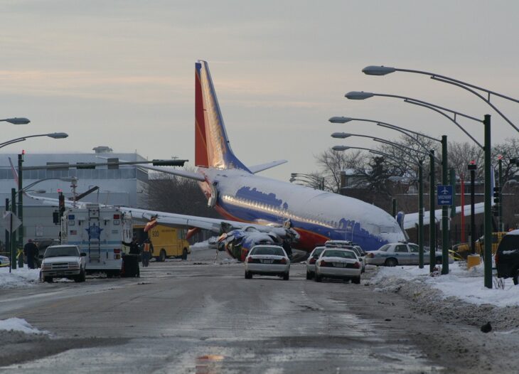 Southwest Airlines Boeing 737-700 N471WN stopped on a snowy Chicago street after the December 2005 Midway overrun