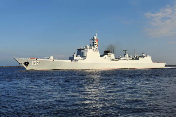 Type 052C destroyer Jinan (DDG-152) underway