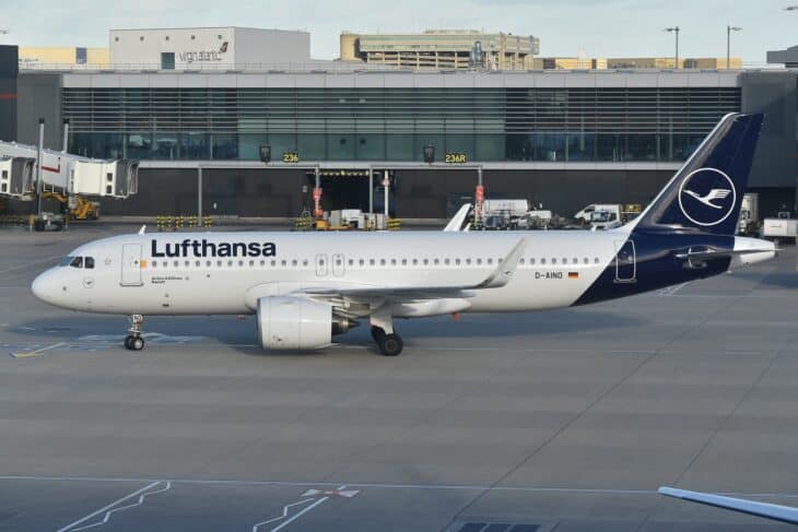 Lufthansa Airbus A320neo taxiing at Frankfurt airport