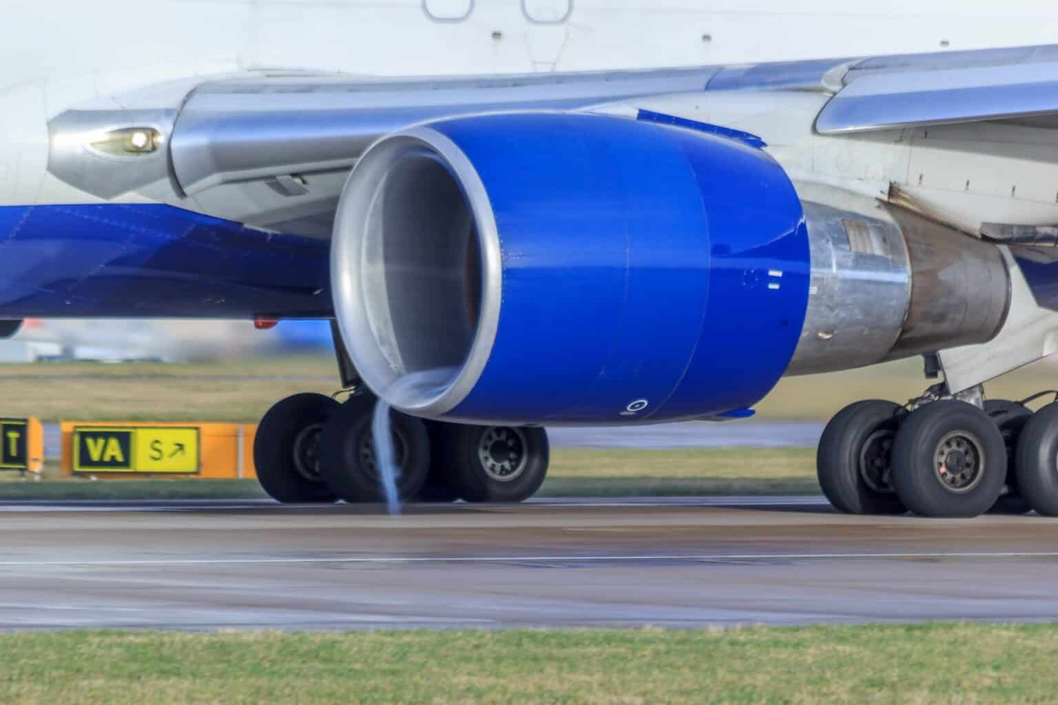 Delta Boeing 767-300ER N183DN engine with inlet vortex and tailpipe, Pratt & Whitney PW4000