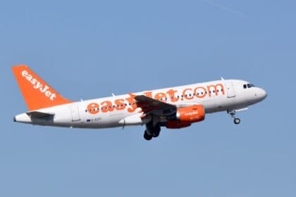 easyJet Flight U2415 Declares an Emergency and Diverts to Liverpool After a Bird Strike