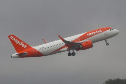 easyJet Flight U23385 Turns Back to Liverpool After Its First Officer Falls Ill