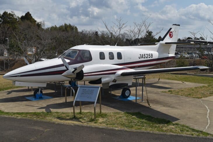 Fuji FA-300 Rockwell Commander 700 JA5258 on display at a museum