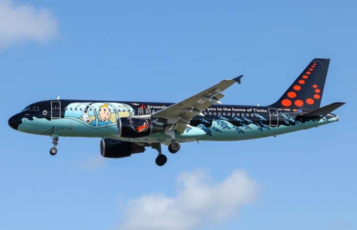 Brussels Airlines Airbus A320 OO-SNB in Tintin livery on approach
