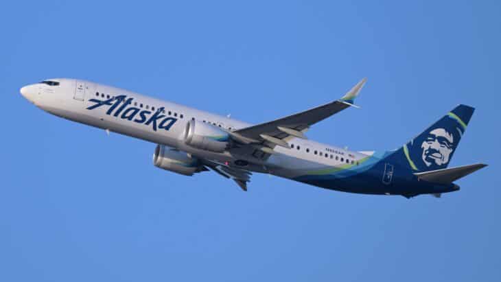 Alaska Airlines Boeing 737-9 MAX climbing out after departure from Boston