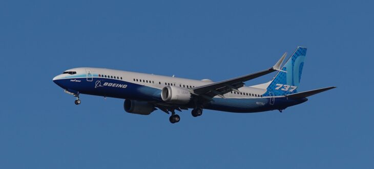 Boeing 737 MAX 10 test aircraft in Boeing house livery on approach