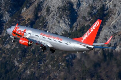 Jet2’s First All-Business-Class 737-800 Is Flying Charters With 76 Seats Instead of 189
