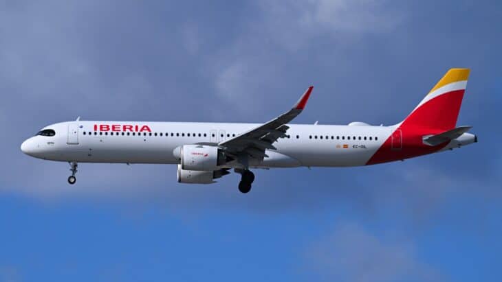 Iberia Airbus A321XLR EC-OIL on final approach
