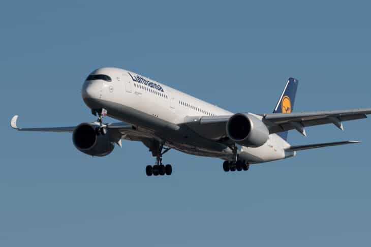 Lufthansa Airbus A350-900 D-AIXB climbing out with landing gear retracting