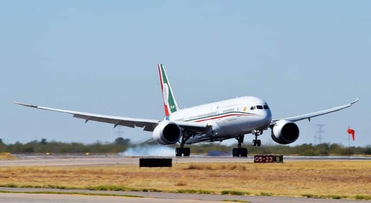 Mexican Air Force Boeing 787-8 Jose Maria Morelos y Pavon landing with smoke from its main wheels