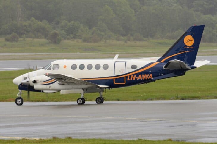 Beechcraft A100 King Air LN-AWA taxiing on a runway, the same model as the Wellstone aircraft