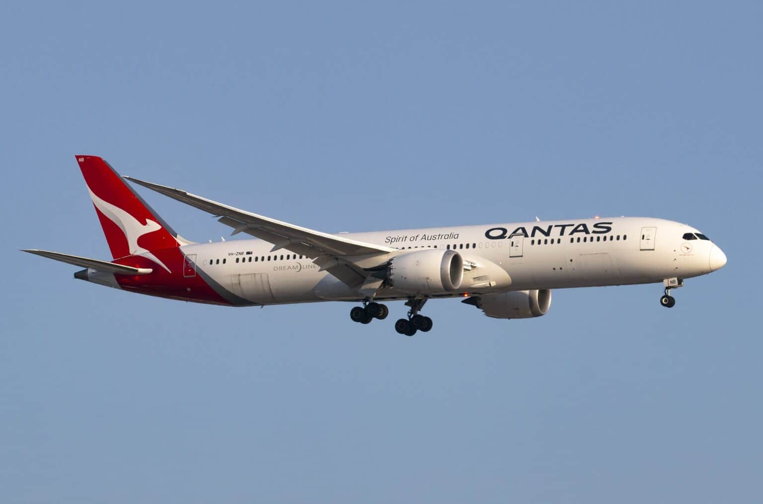 Qantas Boeing 787-9 Dreamliner VH-ZNB on approach in the standard red and white livery