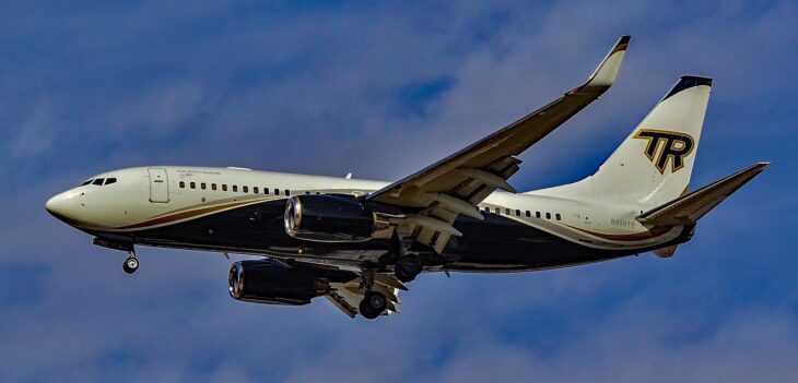 Boeing 737-7CG Business Jet N950TR with a TR tail logo on approach