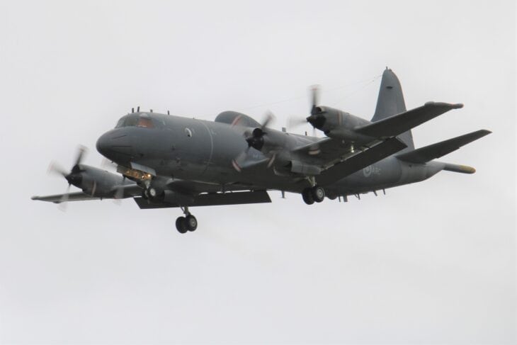 RCAF CP-140 Aurora 140118 on approach with landing gear down