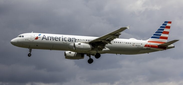 American Airlines Airbus A321 N913US on approach to Baltimore/Washington