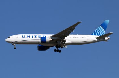 United Flight UA1157 From Honolulu Hits Turbulence on Descent Into LAX, Injuring Four Flight Attendants